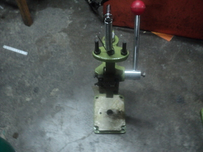 专业供应精密手动压力机JS-16——东莞市长安双丰五金商店详解